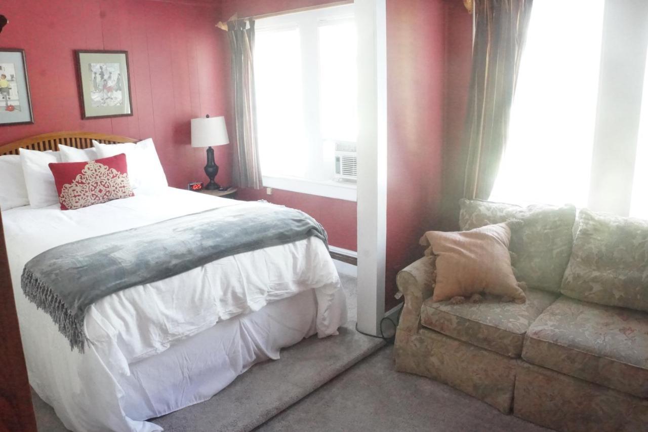 The Frogtown Inn Canadensis Exterior foto